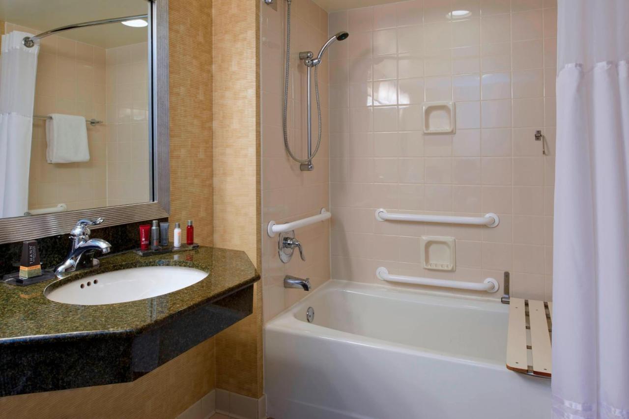 Hotel Milwaukee Marriott West Waukesha Esterno foto