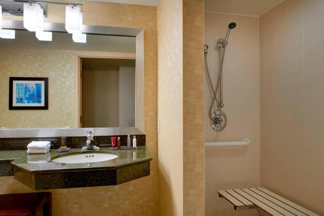 Hotel Milwaukee Marriott West Waukesha Esterno foto