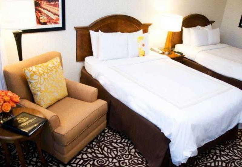 Hotel Milwaukee Marriott West Waukesha Esterno foto